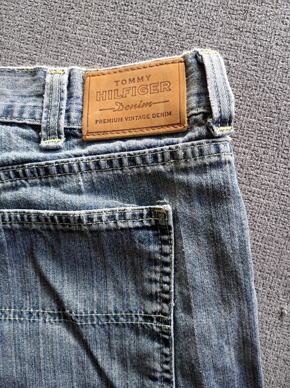 Tommy Hilfiger Light Blue Relaxed Men’s Jeans - Picture 4 of 4